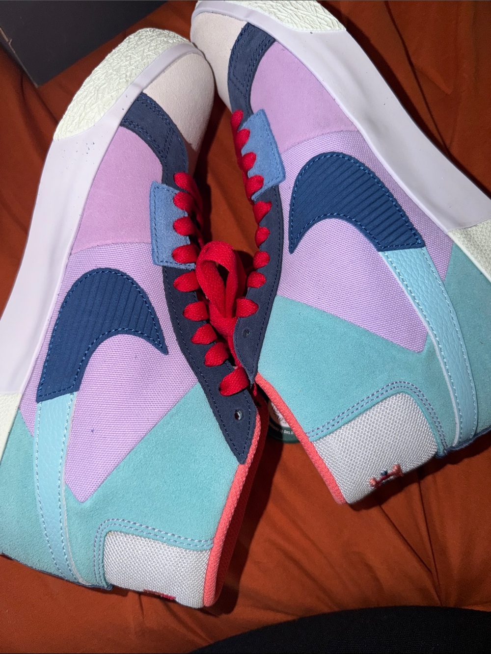Nike SB High-Top Sneakers in Mint, Lavender, Navy & Red - Picture 4 of 6